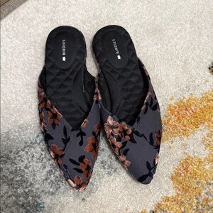 Birdies The Swan Cherry Blossom  size 7